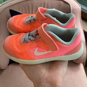 Pink toddler Nike Shoes